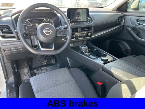 Used 2023 Nissan Rogue SV image 11