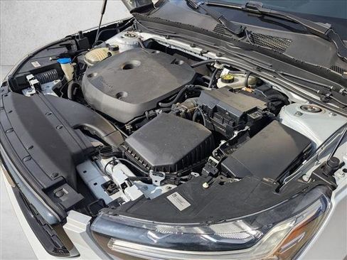 Used 2022 Volvo XC40 T4 R-Design w/ Protection Package Premier image 23