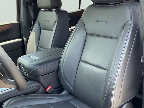 Certified 2025 GMC Yukon Denali RWD image 28