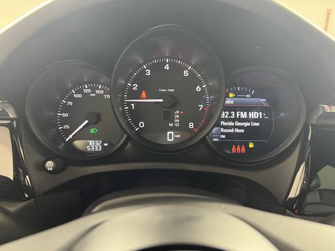 Used 2026 Porsche Macan AWD/4WD image 18