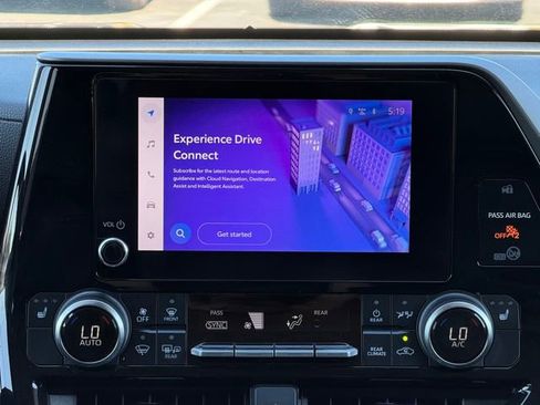 Certified 2024 Toyota Highlander XLE AWD/4WD image 23