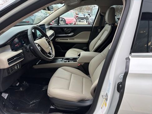 New 2026 Lincoln Corsair Premiere image 8