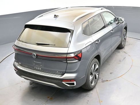 Used 2025 Volkswagen Taos SE AWD/4WD image 40