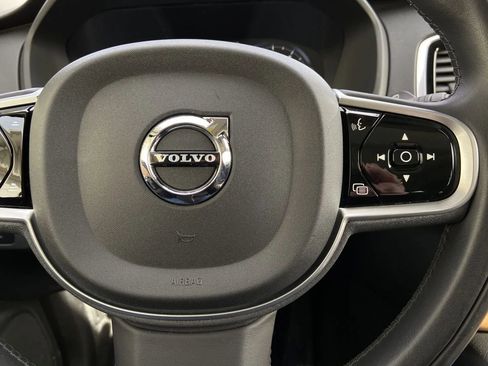 Used 2022 Volvo XC90 T6 Momentum w/ Advanced Package image 16
