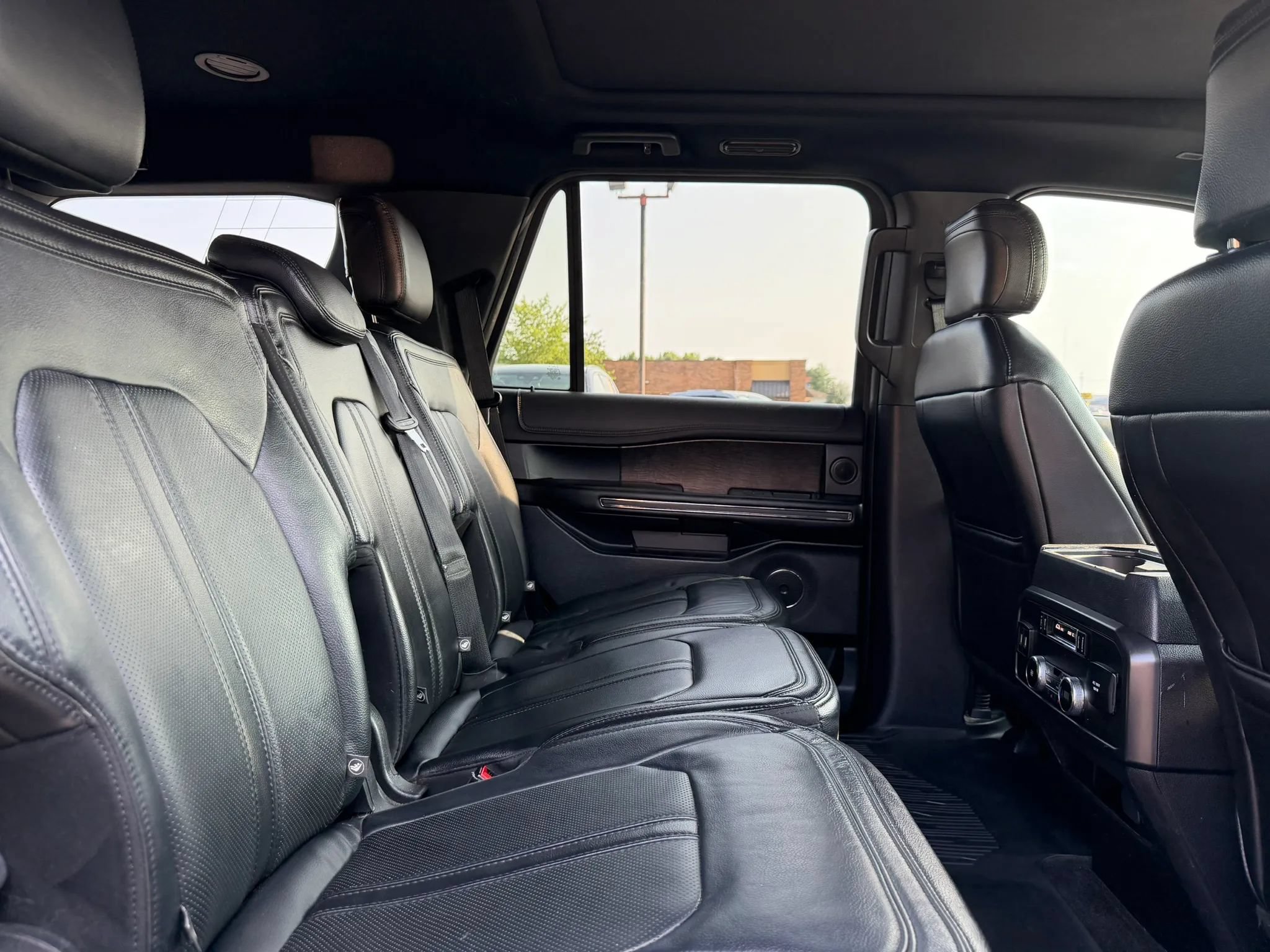 Used 2019 Ford Expedition Limited RWD image 41