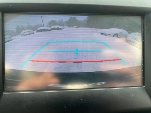 Used 2017 Toyota Camry LE image 14