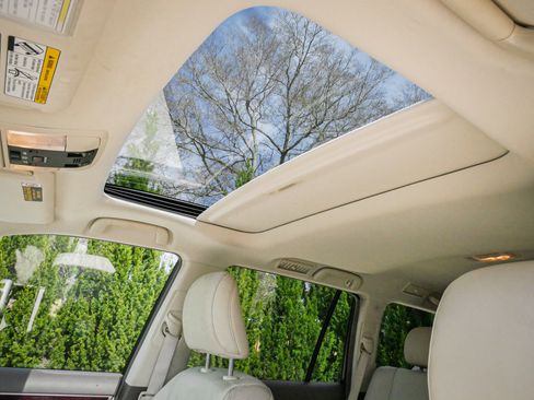 Used 2016 Lexus GX 460 w/ Premium Package image 28