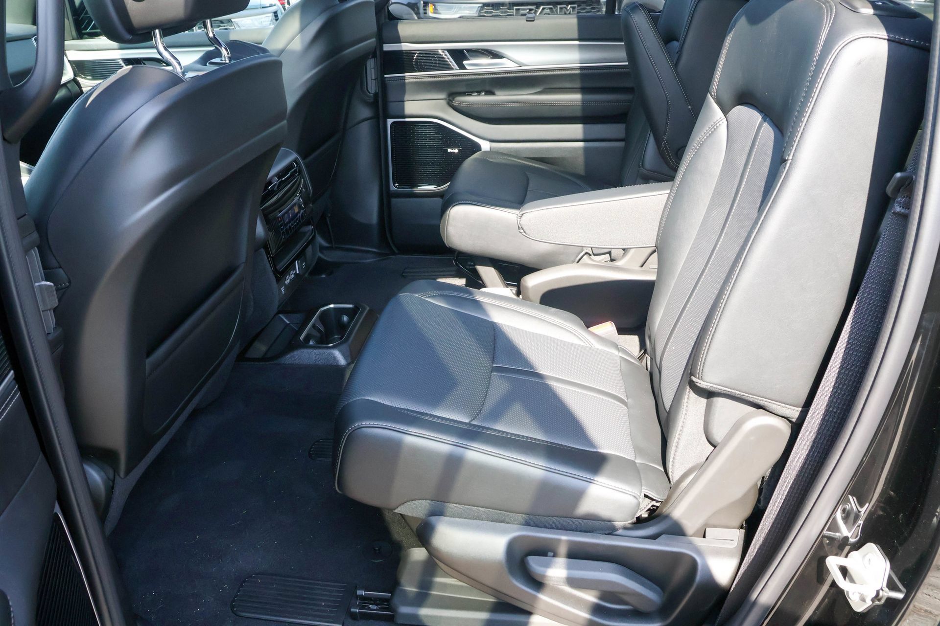 New 2026 Jeep Grand Wagoneer Limited AWD/4WD image 19