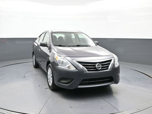 Used 2015 Nissan Versa S Plus image 3