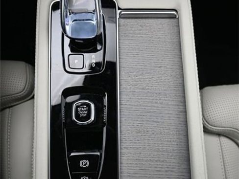 New 2026 Volvo XC90 B6 Ultra image 10