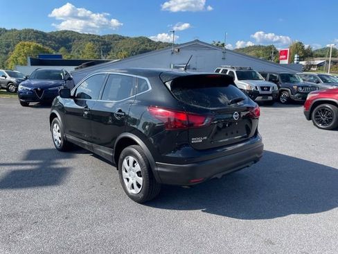Used 2019 Nissan Rogue Sport S image 6