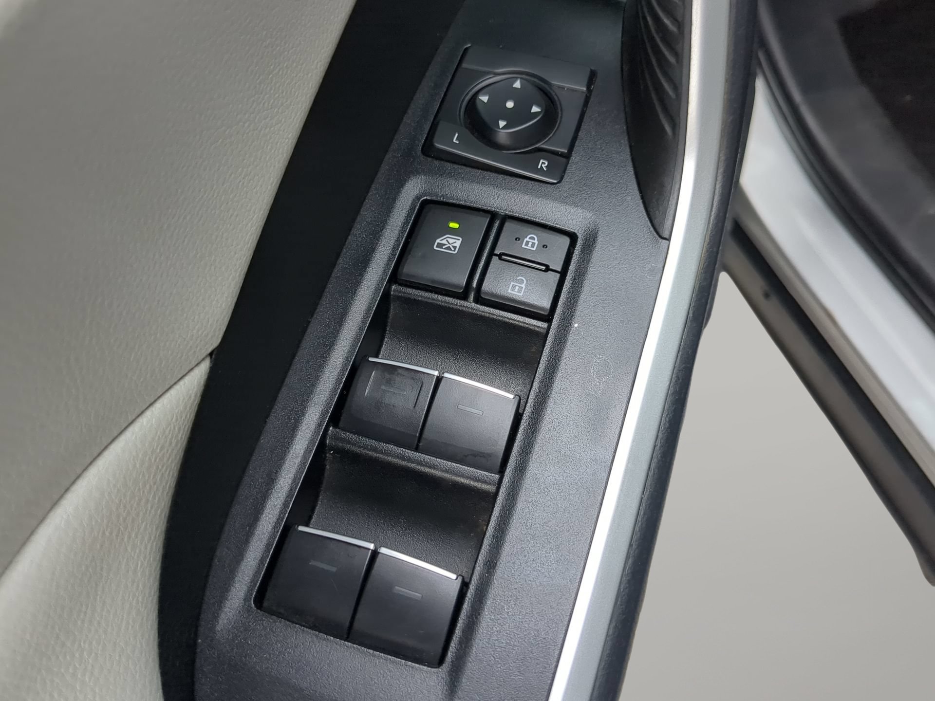 Used 2025 Toyota RAV4 XLE Premium w/ Weather Package FWD image 55