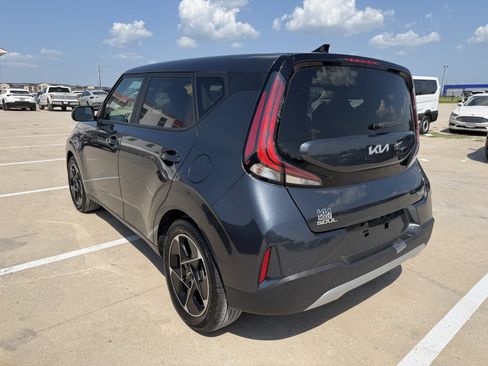 Used 2025 Kia Soul EX FWD image 2