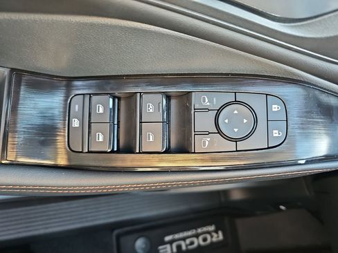 New 2026 Nissan Rogue SV AWD/4WD image 30