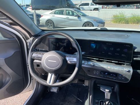 Used 2025 Hyundai Kona SEL image 34