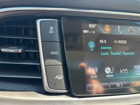 Used 2018 Buick Enclave Premium w/ Experience Buick Package AWD/4WD image 23