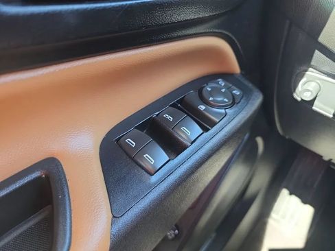 Used 2018 Chevrolet Equinox Premier FWD image 24
