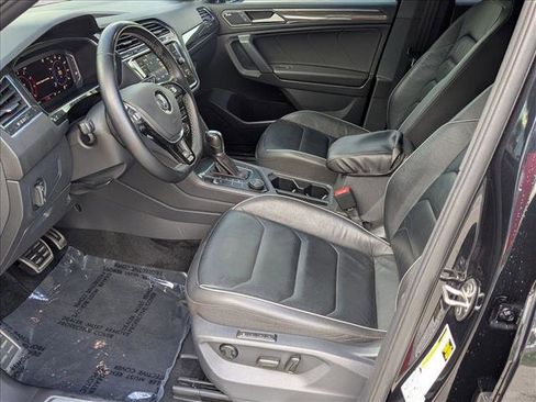Used 2019 Volkswagen Tiguan SEL Premium R-Line AWD/4WD image 16