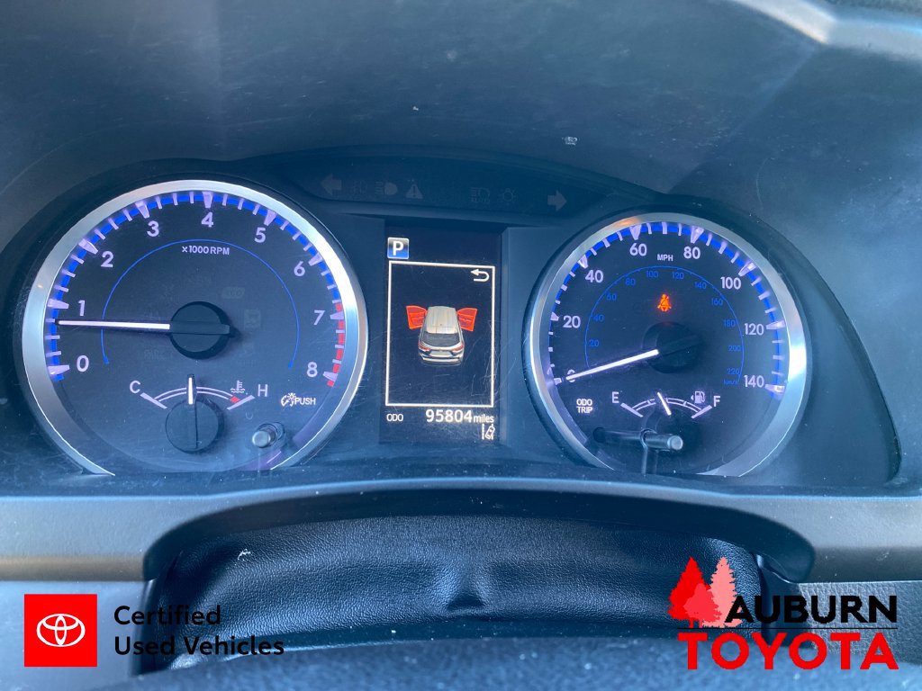 Used 2018 Toyota Highlander Plus AWD/4WD image 16