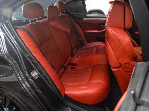 Used 2014 BMW M5 RWD image 40