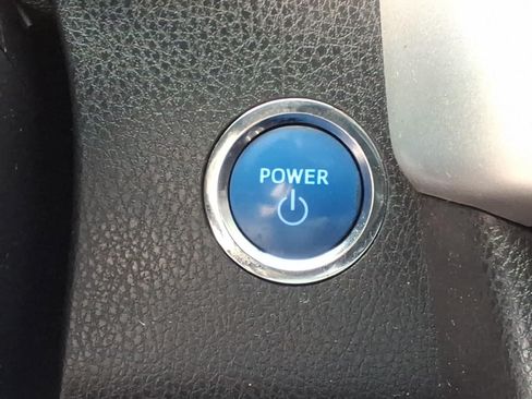 Used 2019 Toyota Highlander XLE AWD/4WD image 24