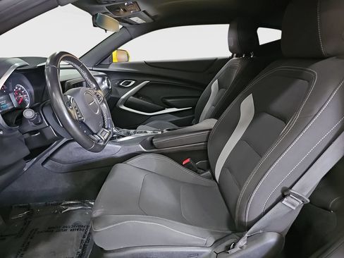 Used 2017 Chevrolet Camaro LT RWD image 16