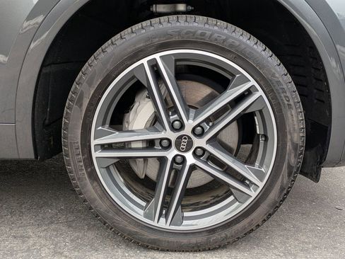 Used 2023 Audi Q5 e Premium w/ Convenience Package image 27