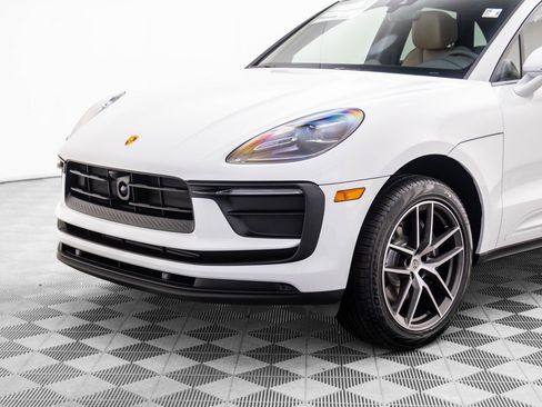 New 2026 Porsche Macan image 37