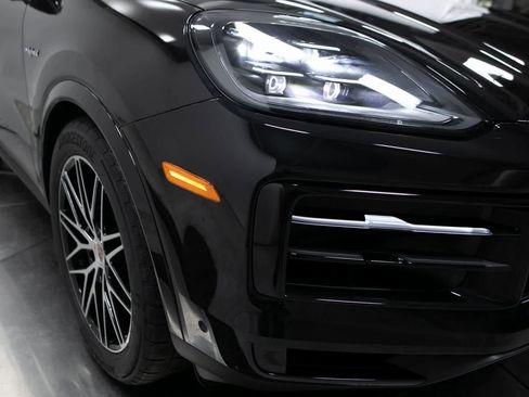 New 2026 Porsche Cayenne E-Hybrid image 12