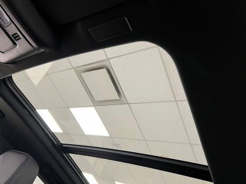 Used 2025 GMC Yukon XL Denali w/ Sun & Power Step Package image 45