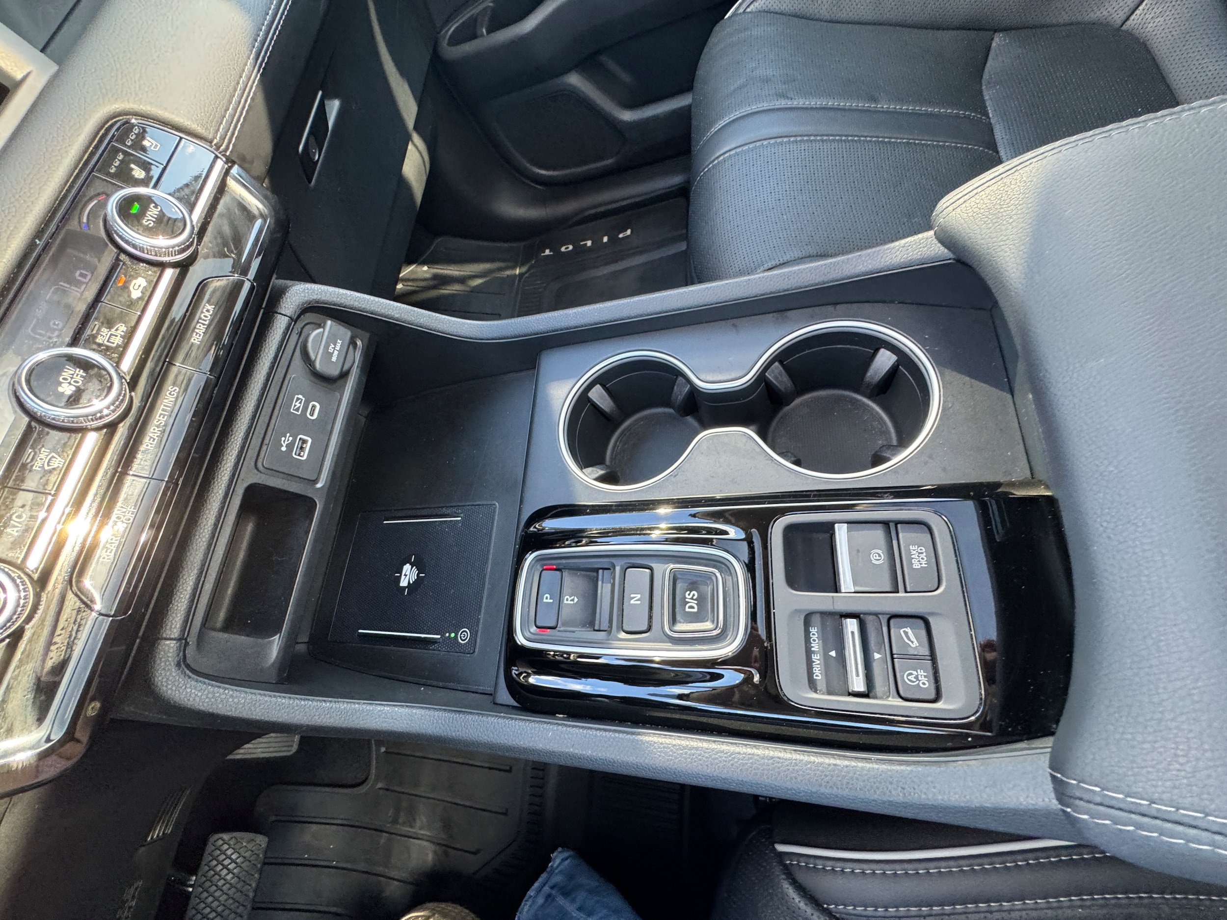 Used 2023 Honda Pilot Elite image 13