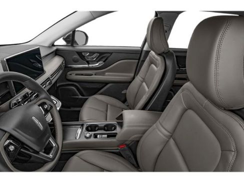 Used 2025 Lincoln Corsair FWD image 8