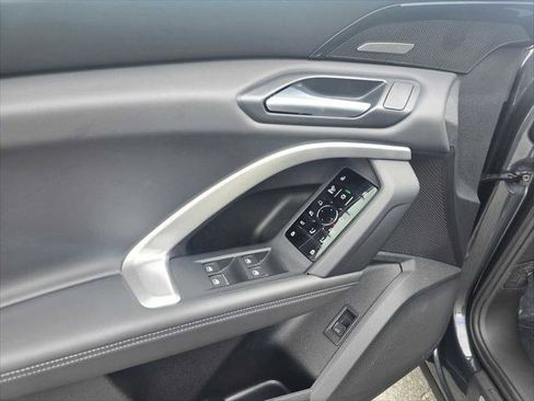 Used 2025 Audi Q5 Premium Plus w/ Premium Plus AWD/4WD image 21