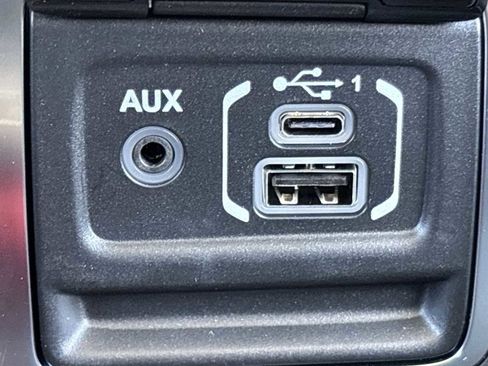 Used 2025 Jeep Gladiator Sport image 29