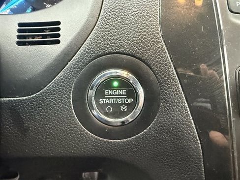 Used 2018 Ford Explorer XLT image 29