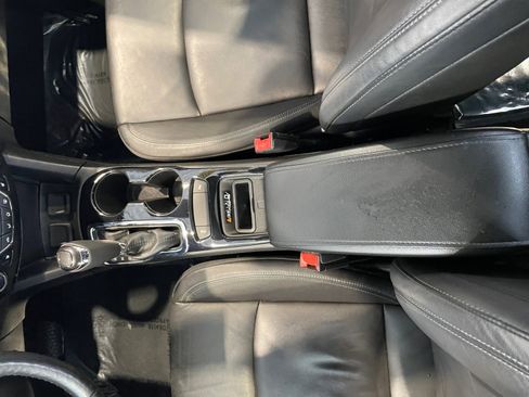 Used 2017 Chevrolet Cruze Premier image 28