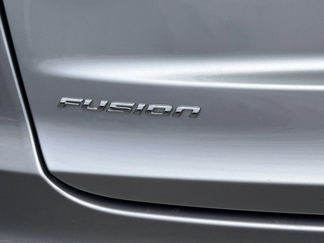 Used 2020 Ford Fusion SE FWD image 9