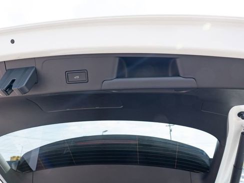 New 2026 Volkswagen Atlas Cross Sport SEL R-Line image 38