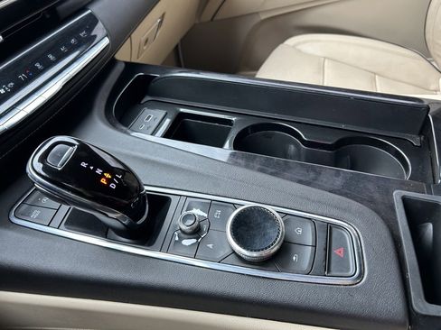 Used 2021 Cadillac Escalade ESV Premium Luxury w/ Driver Assist Tech Package image 33