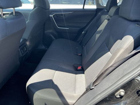 Used 2025 Toyota RAV4 LE AWD/4WD image 31