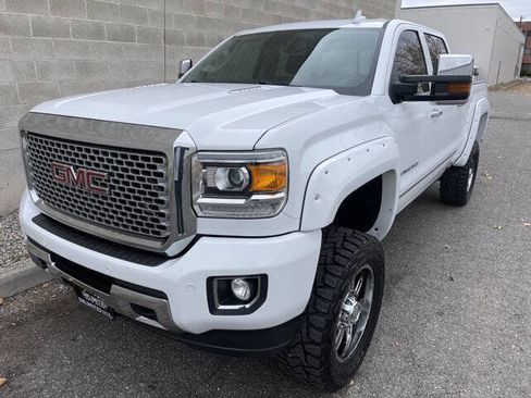 Used 2016 GMC Sierra 2500 Denali w/ Duramax Plus Package image 12