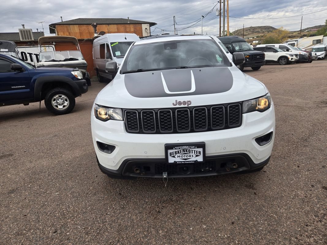 Used 2019 Jeep Grand Cherokee Trailhawk AWD/4WD image 3