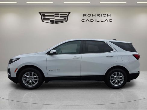 Used 2022 Chevrolet Equinox LT image 2