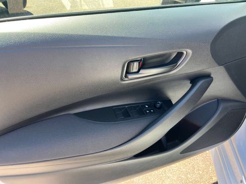 Used 2025 Toyota Corolla LE FWD image 18