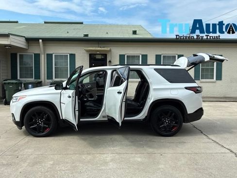 Used 2019 Chevrolet Traverse Premier w/ Redline Edition AWD/4WD image 11