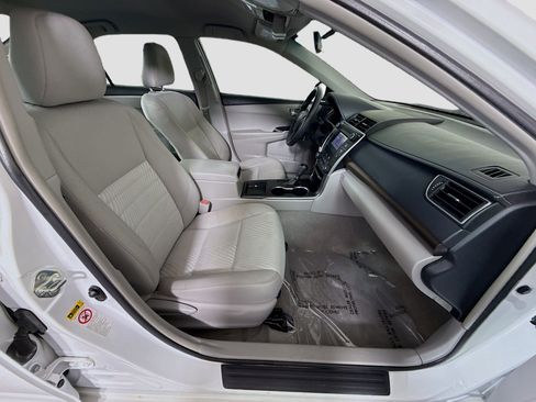Used 2016 Toyota Camry LE image 28
