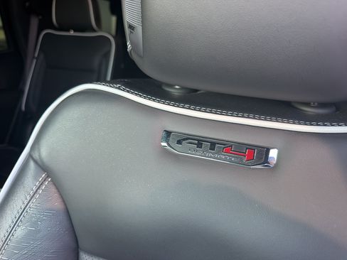 Used 2025 GMC Yukon AT4 Ultimate w/ LPO, Floor Liner Package AWD/4WD image 9