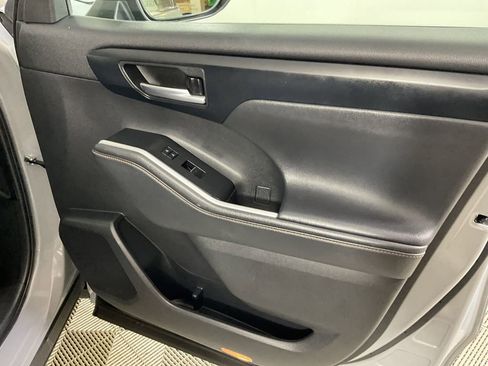 Used 2022 Toyota Highlander Bronze Edition image 27