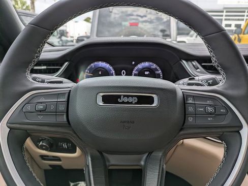 New 2025 Jeep Grand Cherokee L Limited w/ Black Appearance Package image 21