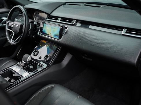 Used 2022 Land Rover Range Rover Velar R-Dynamic S image 21